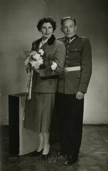 KKE 4174-83.jpg - Ślub Jadwigi Lancewiczównej z Eugeniuszem Zabagońskim, Olsztyn, 1956 r.